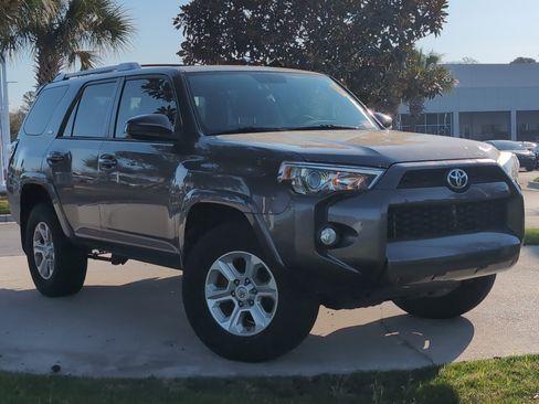 Used 2015 Toyota 4Runner SR5 image 2