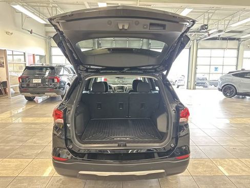 Used 2024 Chevrolet Equinox LT w/ LPO, Floor Liner Package FWD image 26