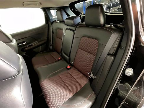 Certified 2025 Nissan Kicks SR FWD image 30