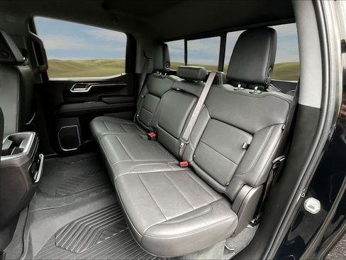 Used 2024 Chevrolet Silverado 1500 LT Trail Boss w/ Convenience Package II image 15