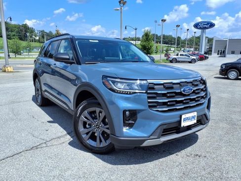 New 2025 Ford Explorer Active w/ Active Comfort Package image 3