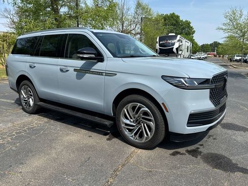 New 2026 Lincoln Navigator Reserve AWD/4WD image 1