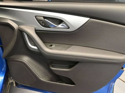 Used 2019 Chevrolet Blazer LT FWD image 32