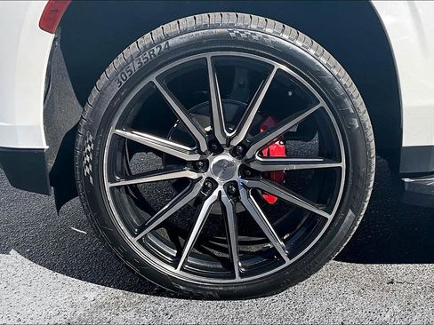 Used 2021 Chevrolet Tahoe Premier w/ Premium Package image 32