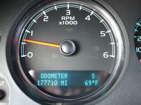 Used 2014 GMC Yukon Denali image 16