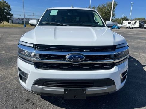 Used 2022 Ford Expedition Limited RWD image 2