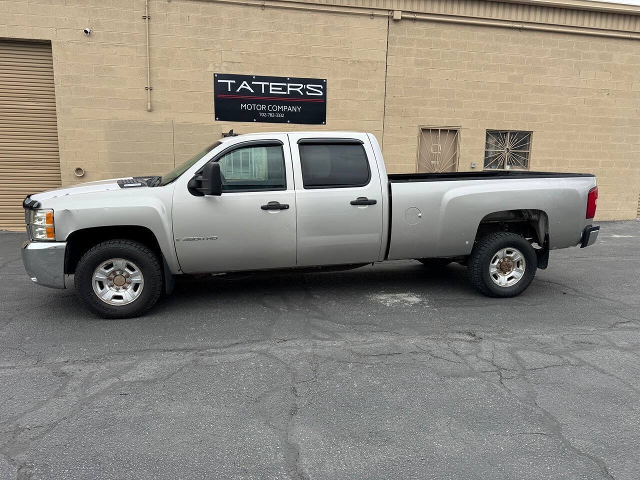 Used 2009 Chevrolet Silverado 3500 LT w/ Exterior Plus Package AWD/4WD image 4