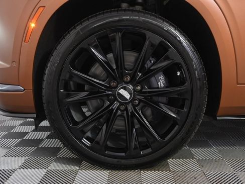 New 2027 Cadillac Vistiq Sport w/ LPO, Floor Liner Package AWD/4WD image 22