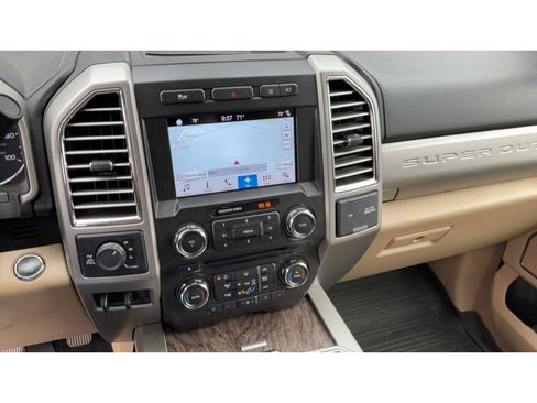 Used 2017 Ford F250 Lariat w/ Lariat Ultimate Package image 8