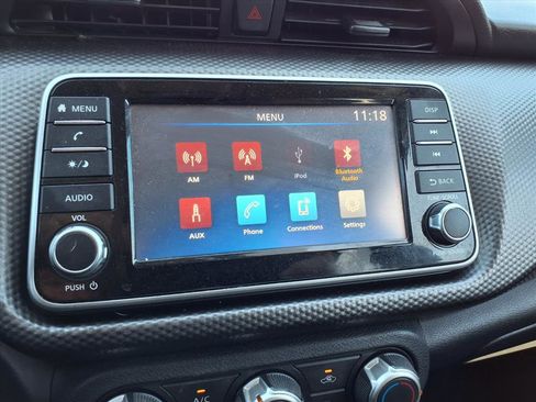 Used 2019 Nissan Kicks S image 6