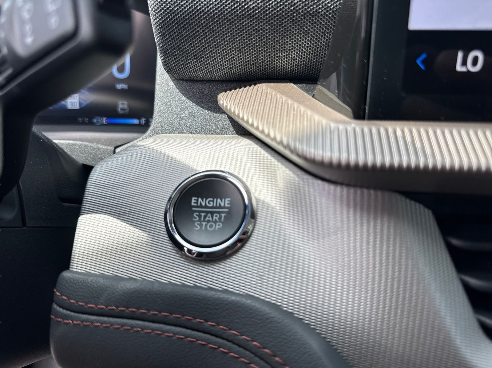 Used 2025 Ford Explorer Active RWD image 23