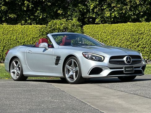 Used 2017 Mercedes-Benz SL 550 image 11