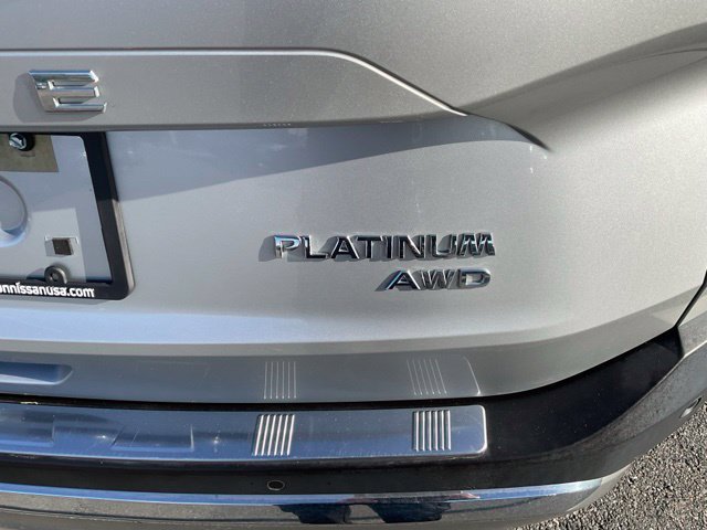 Used 2022 Nissan Rogue Platinum w/ Head-Up Display Package AWD/4WD image 8