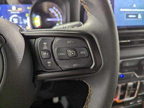 Used 2024 Jeep Wrangler Sport S image 18