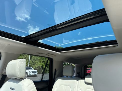 Used 2018 Ford Expedition Platinum AWD/4WD image 28