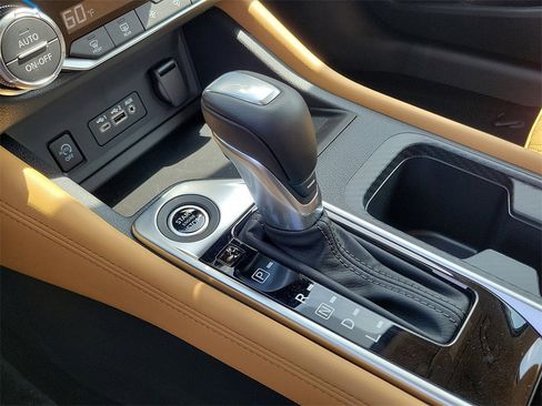 New 2025 Nissan Sentra SV w/ SV Premium Package image 9