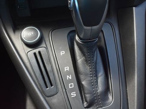 Used 2016 Ford Focus SE w/ Equipment Group 201A FWD image 28