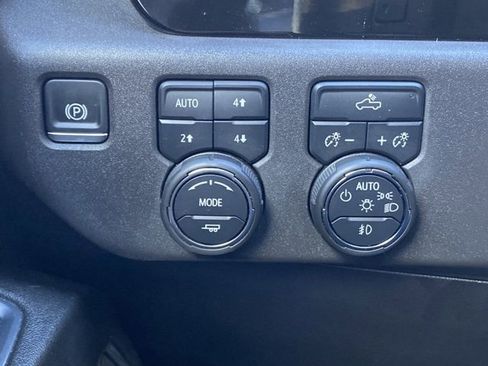 Used 2024 Chevrolet Silverado 1500 LT Trail Boss w/ Convenience Package II image 21