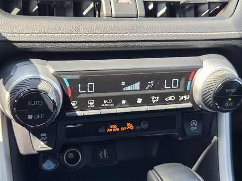 Used 2025 Toyota RAV4 XLE w/ Convenience Package FWD image 20