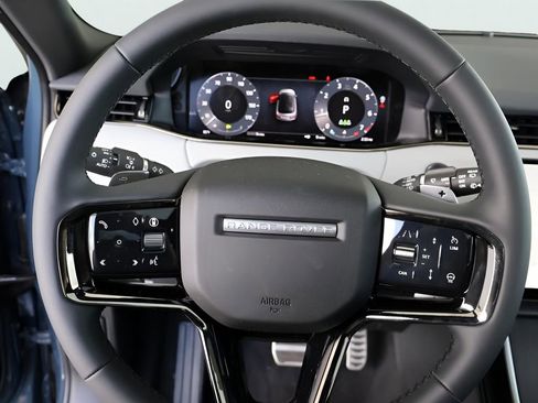 Used 2026 Land Rover Range Rover Evoque Dynamic SE AWD/4WD image 59