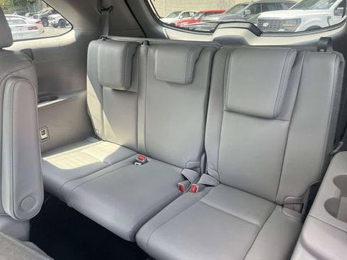 Used 2018 Toyota Highlander XLE AWD/4WD image 16