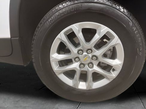 Used 2024 Chevrolet Traverse LS w/ Safety Package image 20
