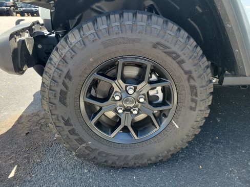 Used 2026 Jeep Wrangler Sport AWD/4WD image 5