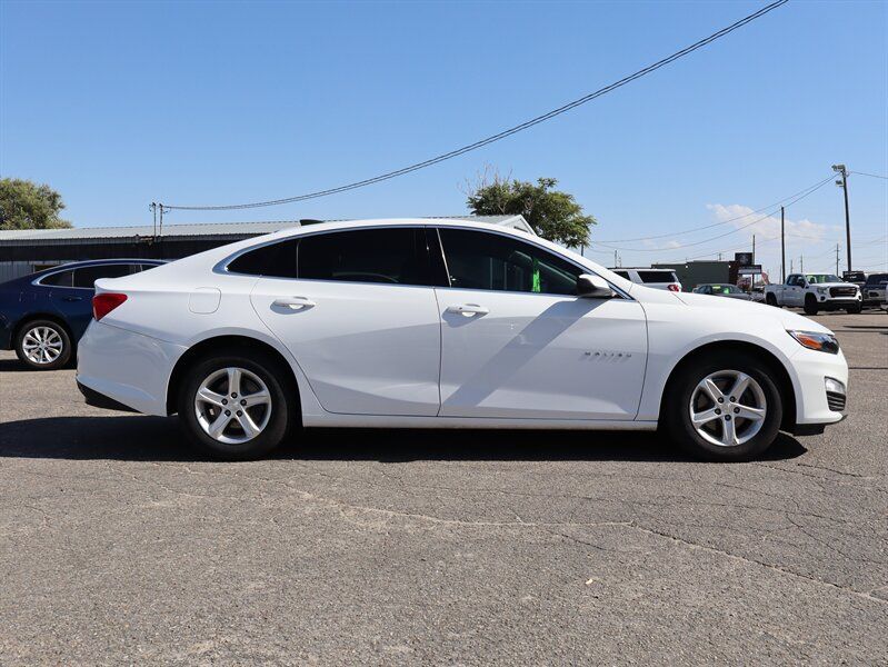 Used 2020 Chevrolet Malibu LS w/ Driver Confidence Package II FWD image 4