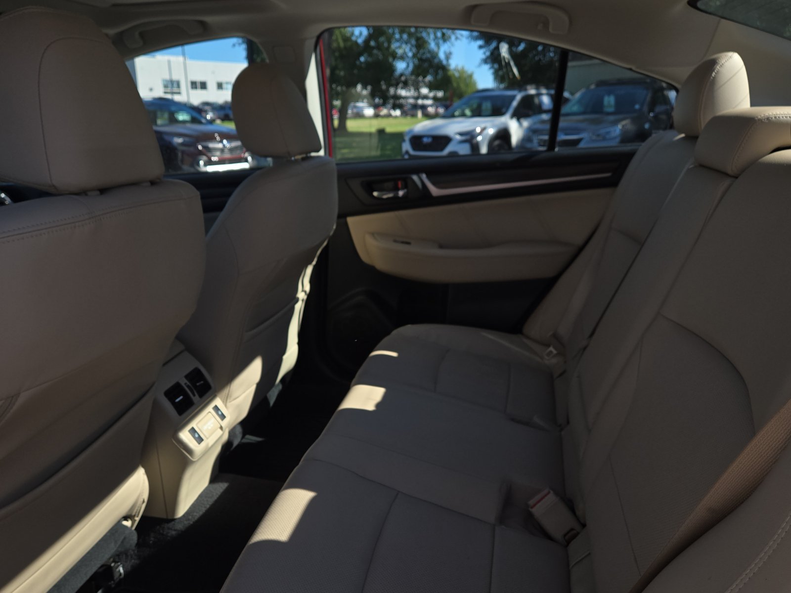 Used 2018 Subaru Legacy 3.6R Limited AWD/4WD image 10