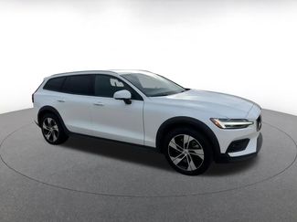 Used 2025 Volvo V60 B5 Cross Country Plus video 2