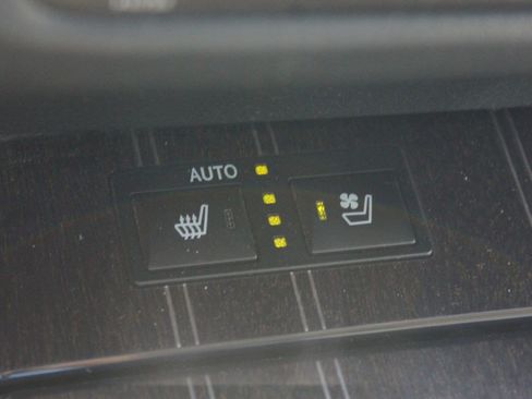 Used 2018 Lexus GS 350 w/ Preferred Accessory Package RWD image 9
