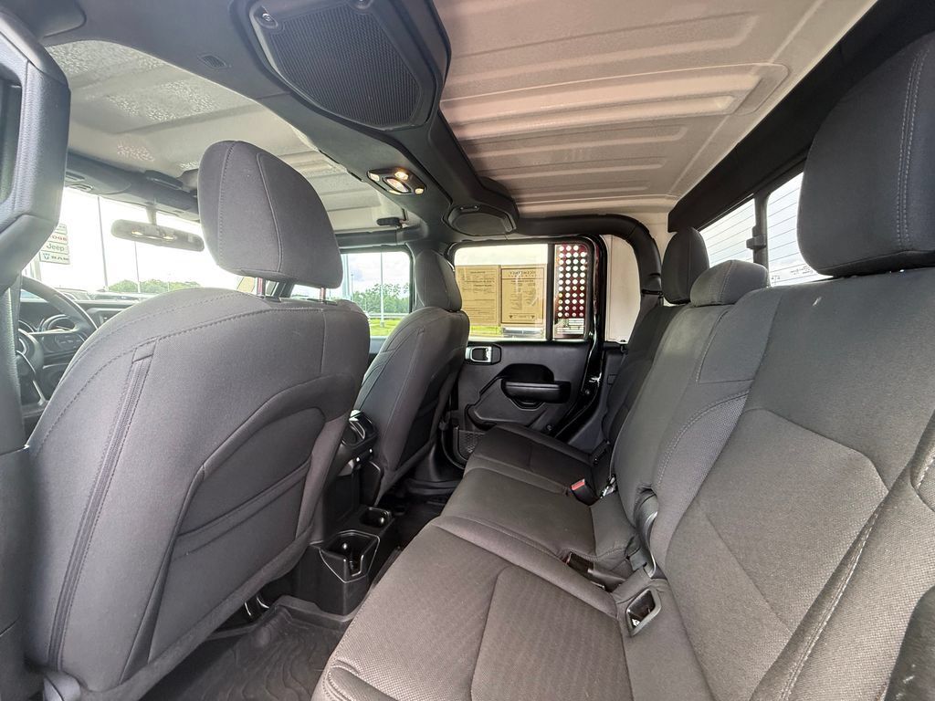 Used 2022 Jeep Gladiator Sport AWD/4WD image 21