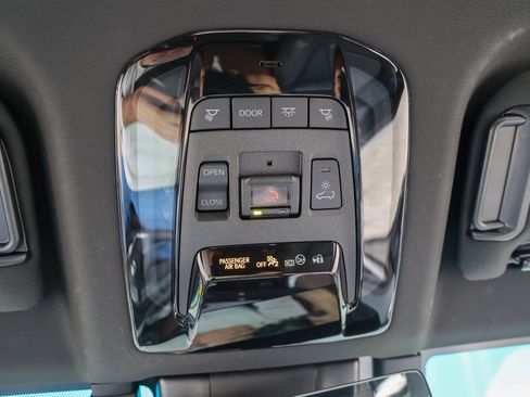 Used 2024 Toyota Venza Limited AWD/4WD image 34