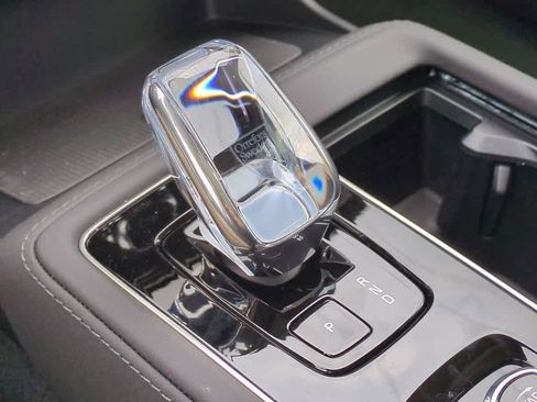 New 2026 Volvo XC90 B6 Plus w/ Protection Package Premier image 31