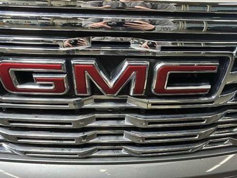 Used 2024 GMC Sierra 1500 Denali AWD/4WD image 9