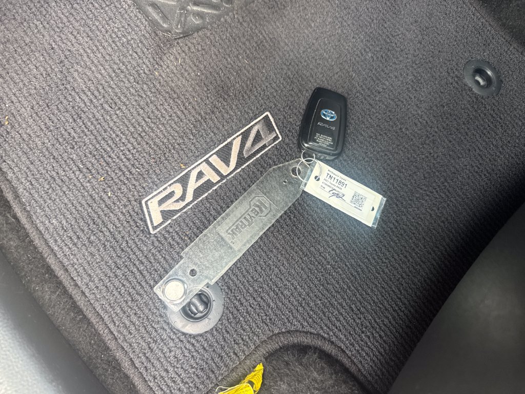 Used 2021 Toyota RAV4 XLE w/ Convenience Package AWD/4WD image 34