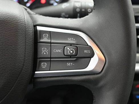 Used 2025 Jeep Compass Limited AWD/4WD image 34