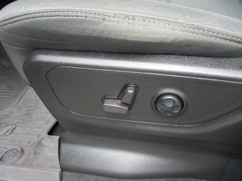 Used 2021 RAM 1500 Big Horn AWD/4WD image 12