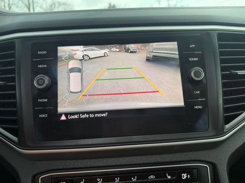 Used 2021 Volkswagen Atlas Cross Sport SE w/ Panoramic Sunroof Package image 20