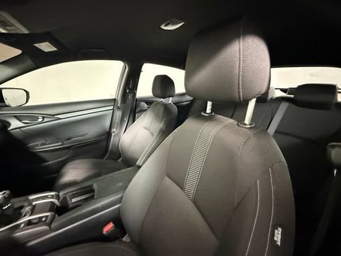 Used 2018 Honda Civic Sport image 5