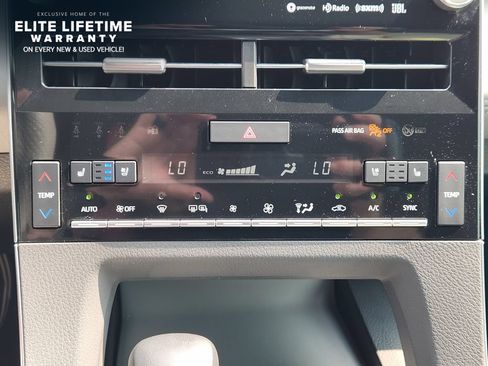 Used 2020 Toyota Avalon Limited w/ Advanced Safety Package FWD image 17