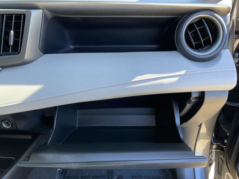 Used 2014 Toyota RAV4 LE image 39