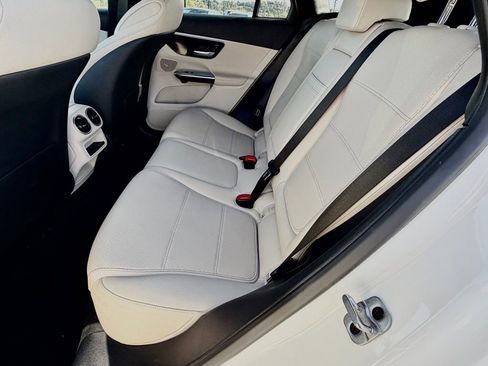 Used 2026 Mercedes-Benz GLC 300 4MATIC image 32