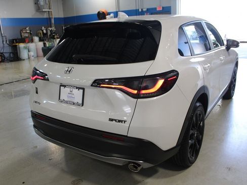 Certified 2024 Honda HR-V Sport image 40