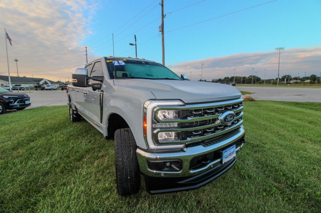 Used 2025 Ford F350 King Ranch w/ Chrome Package AWD/4WD image 2