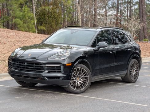 Certified 2020 Porsche Cayenne S image 1