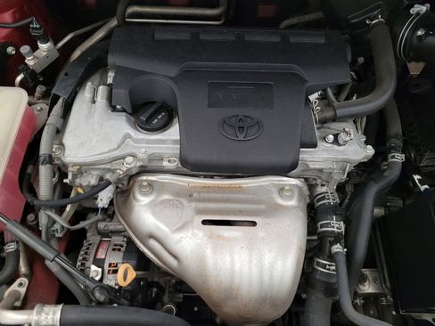 Used 2018 Toyota RAV4 LE image 30