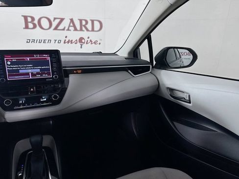 Used 2022 Toyota Corolla LE FWD image 25