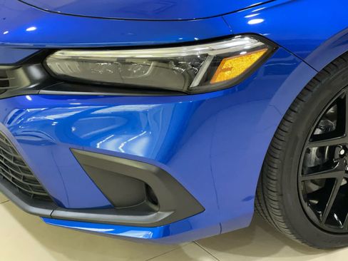 Used 2024 Honda Civic Sport image 3