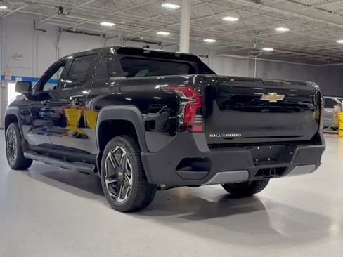 New 2026 Chevrolet Silverado EV LT AWD/4WD image 9